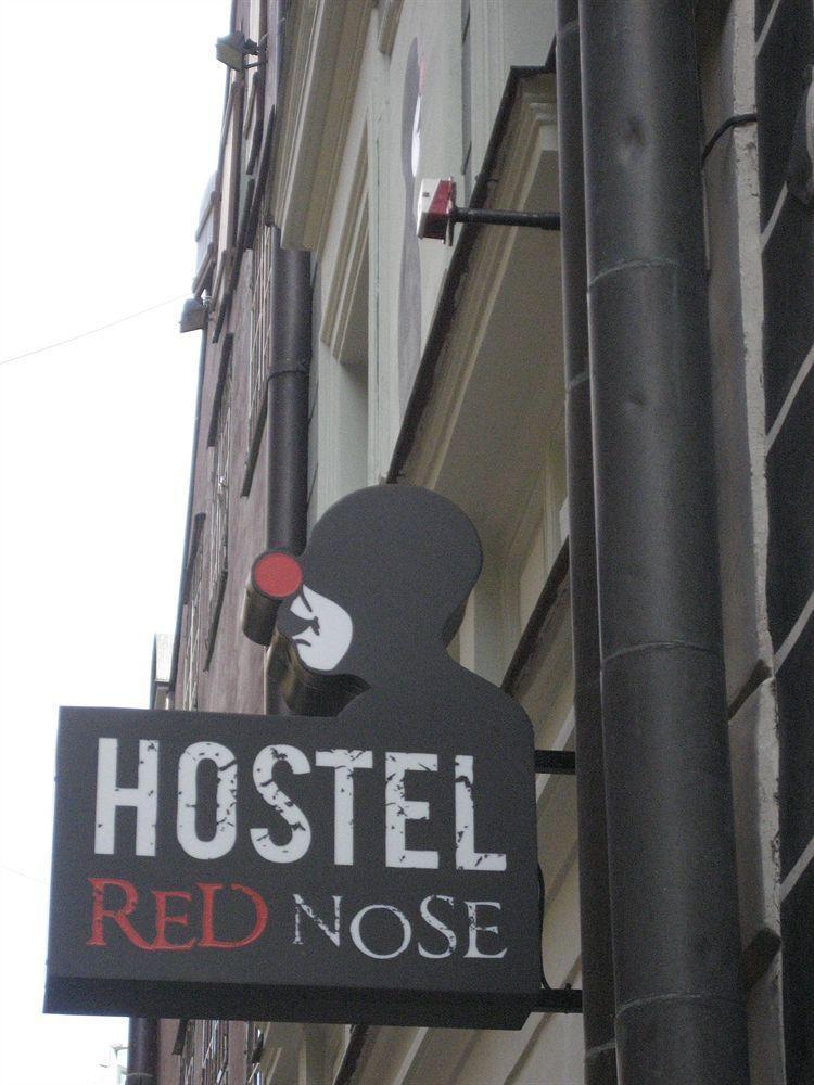 Red Nose Hostel With Self-Check In Рига Экстерьер фото